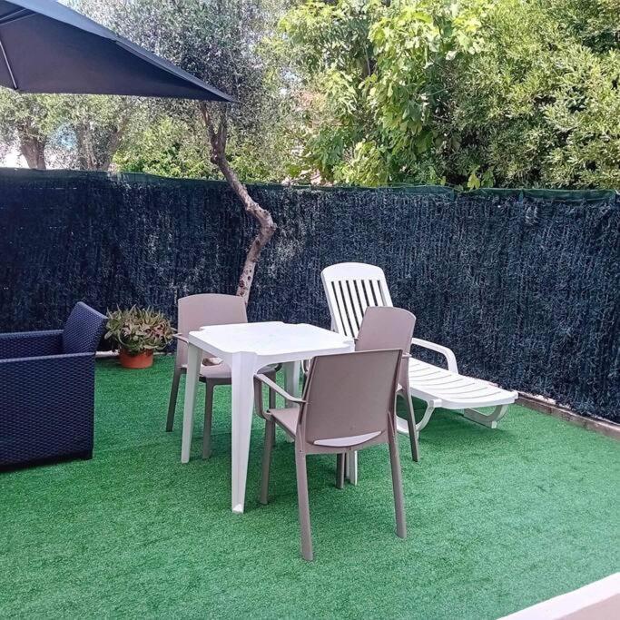 Studio Cosy Terrasse Front Mer Cagnes-sur-Mer Esterno foto